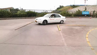 科目二直角转弯办法分析